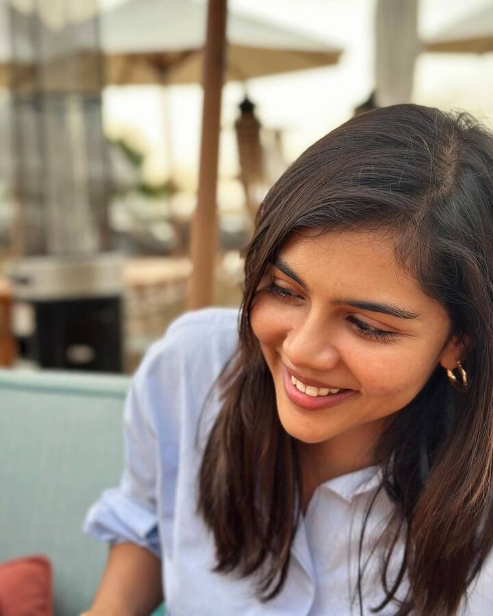 కళ్యాణి ప్రియదర్శన్ చదువంతా సింగపూర్, న్యూయార్క్ లో సాగింది. ఈమెకి సిద్ధార్థ్ ప్రియదర్శన్ అనే సోదరుడు ఉన్నాడు.