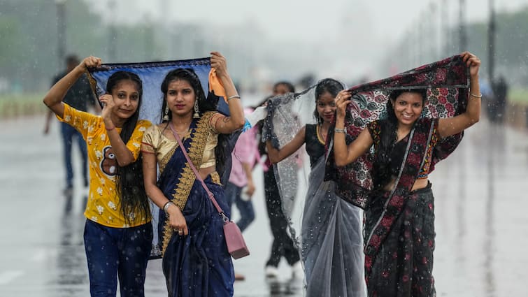 दिल्ली में आज हो सकती है बारिश, जानें- गर्मी से कब तक मिलेगी राहत?