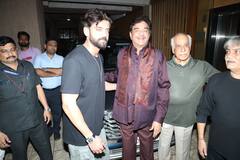 शादी से पहले होने वाला दामाद जहीर संग शत्रुघ्न सिन्हा ने की पार्टी, प्यार और परिवार संग सोनाक्षी ने ली हैप्पी सेल्फी, देखें तस्वीरें