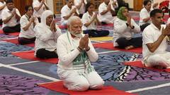 PM Modi: যোগব্যায়ামের পর সেলফি! শ্রীনগরে যোগ দিবসে কাদের সঙ্গে ছবি তুললেন মোদি?