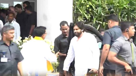 Deputy CM Pawan Kalyan Entry AP Assembly | ఏపీ అసెంబ్లీలో తొలిసారిగా అడుగుపెట్టిన పవన్ కళ్యాణ్ | ABP
