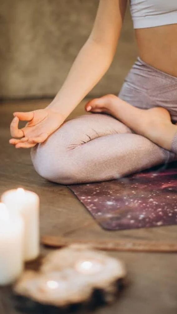 ஒரே வாரத்தில் முடி உதிர்வை தடுக்க இந்த 2 யோகாவை செய்யுங்க!