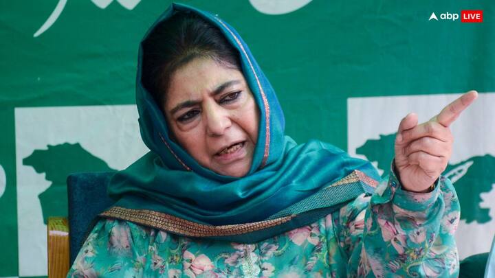 अंतर्राष्ट्रीय योग दिवस 2024 से पहले जम्मू-कश्मीर की पूर्व मुख्यमंत्री और पीडीपी चीफ महबूबा मुफ्ती ने बड़ा आरोप लगाया है.