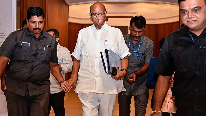 उन्होंने कहा, ''महाराष्ट्र में विधानसभा की 288 सीट हैं. किसी के लिए भी सीट की कमी नहीं होगी. सभी आराम से चुनाव लड़ सकते हैं.'' राउत ने कहा कि लोकसभा चुनाव में राकांपा (एसपी) ने सबसे ज्यादा सीट जीतीं. वह 10 सीट पर चुनाव लड़कर आठ पर विजयी रही.