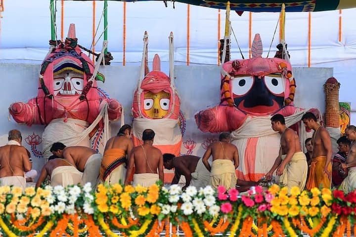 Rituals for RathYatra- 1. Dev Snan: It is the most important ritual where the idol is bathed and prepared for the rath yatra. It is observed on a full Moon day.