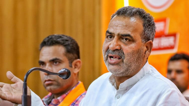 यूपी की हार से BJP में घमासान! संगीत सोम ने लगाए आरोप तो संजीव बालियान ने अमित शाह को लिख दी चिट्ठी, कर दी ये मांग