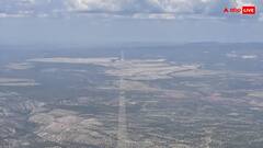 फ्लाइट में ट्रैवल कर रहे शख्स को दिखा एलियन! जमीन पर उतरती हुई रहस्यमयी आकृति देख आप भी रह जाएंगे हैरान