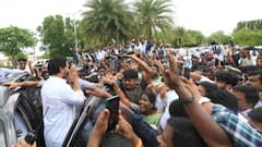 YSRCP Chief Jagan: రోడ్డు మార్గంలో పులివెందులకు జగన్ ప్రయాణం- మార్గ మధ్యలో కాన్వాయ్‌కు స్వల్ప ప్రమాదం