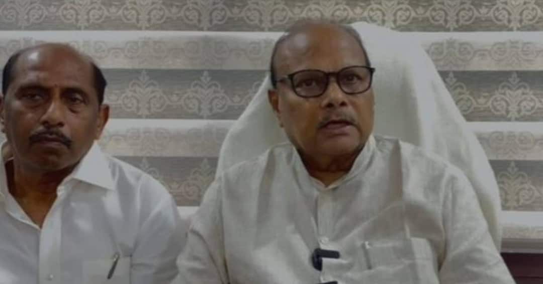 Yanamala Rama Krishnudu: నా 41 ఏళ్ల కెరీర్ లో వైసీపీ లాంటి దారుణమైన ప్రభుత్వాన్ని చూడలేదు: యనమల రామకృష్ణుడు yanamala rama krishnudu sensational comments on jagan and ysrcp ruling in Andhra Pradesh Yanamala Rama Krishnudu: నా 41 ఏళ్ల కెరీర్ లో వైసీపీ లాంటి దారుణమైన ప్రభుత్వాన్ని చూడలేదు: యనమల రామకృష్ణుడు