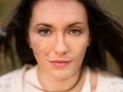 40 ਸਾਲ ਦੀ ਉਮਰ 'ਚ ਪਾਉਣਾ ਚਾਹੁੰਦੇ ਹੋ ਖੂਬਸੂਰਤ ਅਤੇ ਗਲੋਇੰਗ ਸਕਿਨ ਤਾਂ ਰਾਤ ਨੂੰ ਸੌਣ ਤੋਂ ਪਹਿਲਾਂ ਕਰੋ ਇਹ ਕੰਮ