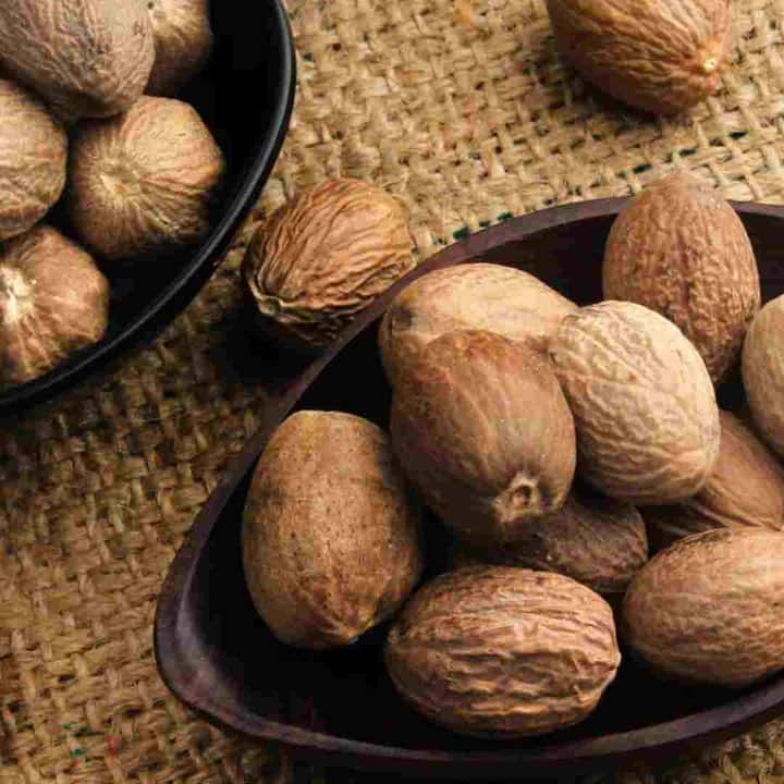 Nutmeg : ਇਸ ਦੇ ਸ਼ਾਨਦਾਰ ਗੁਣਾਂ ਦੇ ਕਾਰਨ, ਸਦੀਆਂ ਤੋਂ ਜੈਫਲ ਨੂੰ ਕਈ ਸਮੱਸਿਆਵਾਂ ਦੇ ਹੱਲ ਵਜੋਂ ਵਰਤਿਆ ਜਾਂਦਾ ਰਿਹਾ ਹੈ। ਬਹੁਤ ਸਾਰੇ ਲੋਕ ਇਸ ਨੂੰ ਨਟਮੇਗ ਦੇ ਨਾਮ ਨਾਲ ਵੀ ਜਾਣਦੇ ਹਨ।