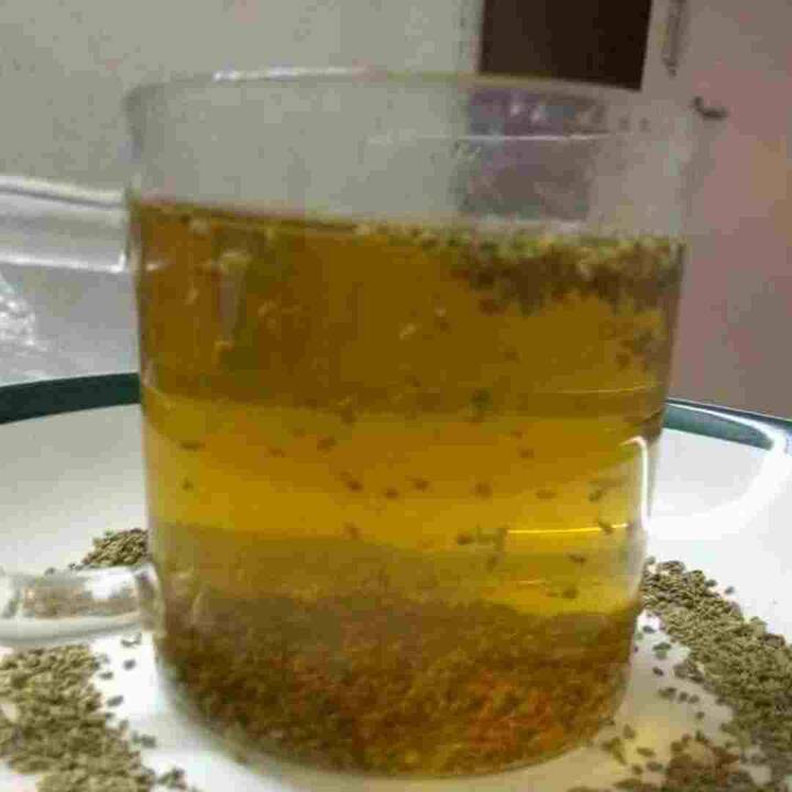 ਖਾਲੀ ਪੇਟ ਅਜਵਾਇਣ ਦਾ ਪਾਣੀ ਜਾਂ ਚਾਹ ਪੀਣ ਨਾਲ ਸਰੀਰ 'ਚੋਂ ਬਲਗਮ ਨਿਕਲ ਜਾਂਦੀ ਹੈ ਅਤੇ ਜ਼ੁਕਾਮ ਅਤੇ ਖਾਂਸੀ ਤੋਂ ਰਾਹਤ ਮਿਲਦੀ ਹੈ। ਬਿਹਤਰ ਨਤੀਜਿਆਂ ਲਈ ਅਜਵਾਇਨ ਦੇ ਪਾਣੀ ਦੀ ਭਾਫ਼ ਲੈਣ ਨਾਲ ਹੋਰ ਰਾਹਤ ਮਿਲਦੀ ਹੈ।