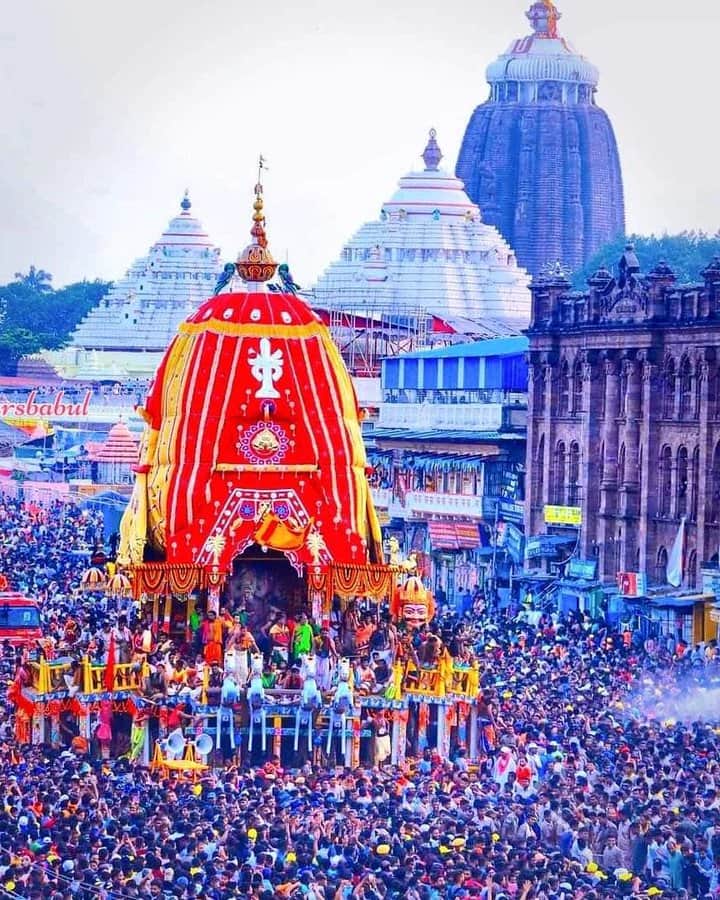 The main rath is of Mahaprabhu Jagannath and is known as Nandighosa. It has 16 wheels and is covered in red and yellow clothing. The charioteer of this Rath is Daruka, and the rope that pulls the rath is called Sankhachuda.
