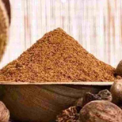 ਇਹ ਇੱਕ ਪ੍ਰਸਿੱਧ ਮਸਾਲਾ ਵੀ ਹੈ, ਜੋ ਕਿ ਆਪਣੇ ਸਵਾਦ ਦੇ ਕਾਰਨ ਕਈ ਪਕਵਾਨਾਂ ਵਿੱਚ ਵਰਤਿਆ ਜਾਂਦਾ ਹੈ। ਹਾਲਾਂਕਿ ਸਵਾਦ ਦੇ ਨਾਲ-ਨਾਲ ਇਹ ਮਸਾਲਾ ਸਿਹਤ ਨੂੰ ਕਈ ਫਾਇਦੇ ਵੀ ਦਿੰਦਾ ਹੈ। ਇਹੀ ਕਾਰਨ ਹੈ ਕਿ ਰੋਜ਼ ਸਵੇਰੇ ਇੱਕ ਗਿਲਾਸ ਪਾਣੀ ਵਿੱਚ ਇੱਕ ਚੁਟਕੀ ਜੈਫਲ ਪਾਊਡਰ ਮਿਲਾ ਕੇ ਪੀਣ ਨਾਲ ਸਿਹਤ ਵਿੱਚ ਸੁਧਾਰ ਹੁੰਦਾ ਹੈ, ਤਾਂ ਆਓ ਜਾਣਦੇ ਹਾਂ ਨਿਯਮਿਤ ਰੂਪ ਨਾਲ ਜੈਫਲ ਦਾ ਪਾਣੀ ਪੀਣ ਦੇ ਅਣਗਿਣਤ ਫਾਇਦੇ-