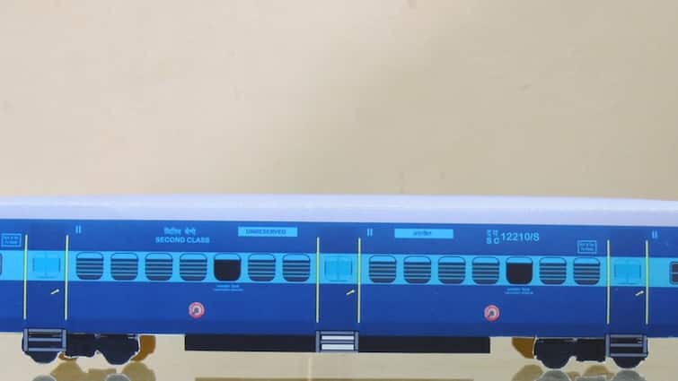 Why are there three gates in the general coach of Indian Railways train why are they different from AC and sleeper coaches Indian Railways: ट्रेन के जनरल कोच में क्यों होते हैं तीन गेट, एसी और स्लीपर कोच से क्यों होते हैं ये अलग