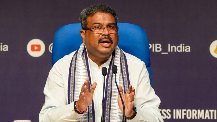 NEET Paper Leak Case 2024: नीट मामले में केंद्र सरकार का बड़ा एक्शन! बनाई हाई लेवल कमिटी, दो महीने में सौंपेगी रिपोर्ट