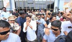 YSRCP Chief Jagan: రోడ్డు మార్గంలో పులివెందులకు జగన్ ప్రయాణం- మార్గ మధ్యలో కాన్వాయ్‌కు స్వల్ప ప్రమాదం