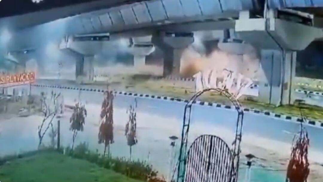 Caught On Video: Night Sky Illuminated By Massive Gurugram Factory Blast, 4 Dead Haryana 4 Dead In Massive Explosion At Gurugram Factory Caught On Video: Night Sky Illuminated By Massive Gurugram Factory Blast, 4 Dead