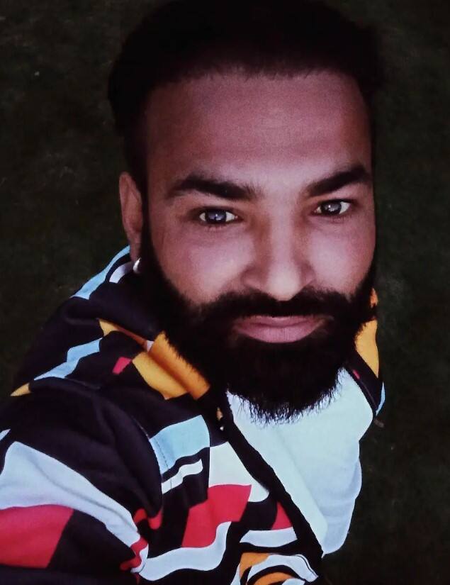 ਉਨ੍ਹਾਂ ਆਪਣੇ ਸੋਸ਼ਲ ਮੀਡੀਆ ਹੈਂਡਲ ਇੰਸਟਾਗ੍ਰਾਮ ਉੱਪਰ ਪੋਸਟ ਸ਼ੇਅਰ ਕਰਦੇ ਹੋਏ ਲਿਖਿਆ, ਅਲਵਿਦਾ ਰਣਦੀਪ ਭੰਗੂ ਵੀਰ ਵਾਹਿਗੁਰੂ ਤੈਨੂੰ ਆਪਣੇ ਚਰਨਾਂ ਵਿੱਚ ਨਿਵਾਸ ਬਖਸ਼ਣ ਤੇ ਪਰਿਵਾਰ ਨੂੰ ਭਾਣਾ ਮੰਨਣ ਦਾ ਬੱਲ ਬਖਸ਼ਣ... ਇਸਦੇ ਨਾਲ ਹੀ ਸੋਸ਼ਲ ਮੀਡੀਆ ਫੇਸਬੁੱਕ ਅਕਾਊਂਟ ਪਾਲੀਵੁੱਡ ਪੋਸਟ ਨੇ ਆਪਣੇ ਸੋਸ਼ਲ ਮੀਡੀਆ ਅਕਾਊਂਟ ‘ਤੇ ਦਿੱਤੀ ਹੈ।