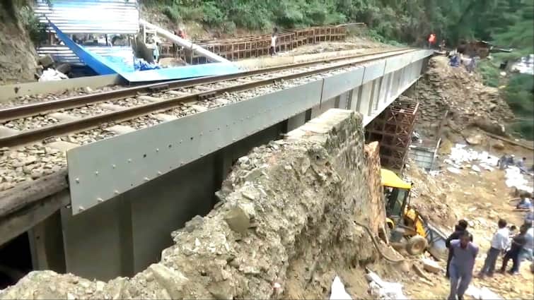 kalka shimla rail track Services Disrupted summerhill raiway bridge reconstruction ann समरहिल में रेलवे पुल को मजबूती देने का काम शुरू, कालका से शिमला आने वाली ट्रेन बाधित