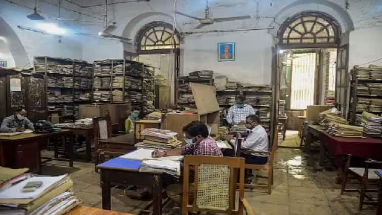 Centre warns of action against latecomers central government employees reach by 9.15 aur loose casual leave Govt Employees: देर से दफ्तर पहुंचने वाले सरकारी कर्मचारियों की शामत, अब होगी कड़ी कार्रवाई