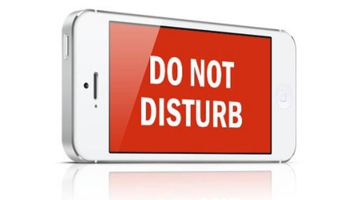 वहीं अगर आप कंपनियों के मार्केटिंग काॅल्स से परेशान हैं. तो फिर आप अपने फोन पर डू नाॅट डिस्टर्ब यानी डीएनडी सर्विस एक्टिव कर सकते हैं.