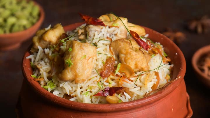 Gomti Mahi Pulao is a classic rice dish that features marinated Gondhoraj Beckty, infusing the rice with a subtle yet distinct flavour. (Image source: Special Arrangements)