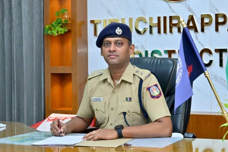 Police complicity in sand mafia gang in Trichy SP Varunkumar action Trichy: மணல் மாஃபியா கும்பலுக்கு உடந்தை? 25 போலீஸ் ஆயுதப்படைக்கு மாற்றம் - திருச்சி எஸ்.பி. அதிரடி