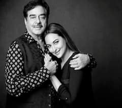 Sonakshi Sinha Zaheer Iqbal wedding : वडिलांचा आनंद, रजिस्टर लग्न अन् मोजक्या नातेवाईकांची उपस्थिती, सोनाक्षी-झहीरच्या नव्या नात्याची सुरुवात;पाहा फोटो