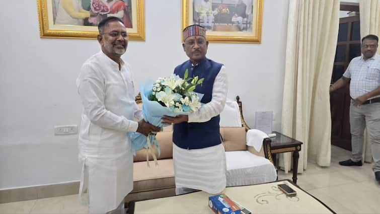 Rajasthan Energy Minister Heeralal Nagar Chhattisgarh Visit meets CM Vishnu Deo Sai ANN Rajasthan: बिजली संकट के बीच छत्तीसगढ़ पहुंचे ऊर्जा मंत्री, CM साय से की मुलाकात, जानिए क्या हुई बात?