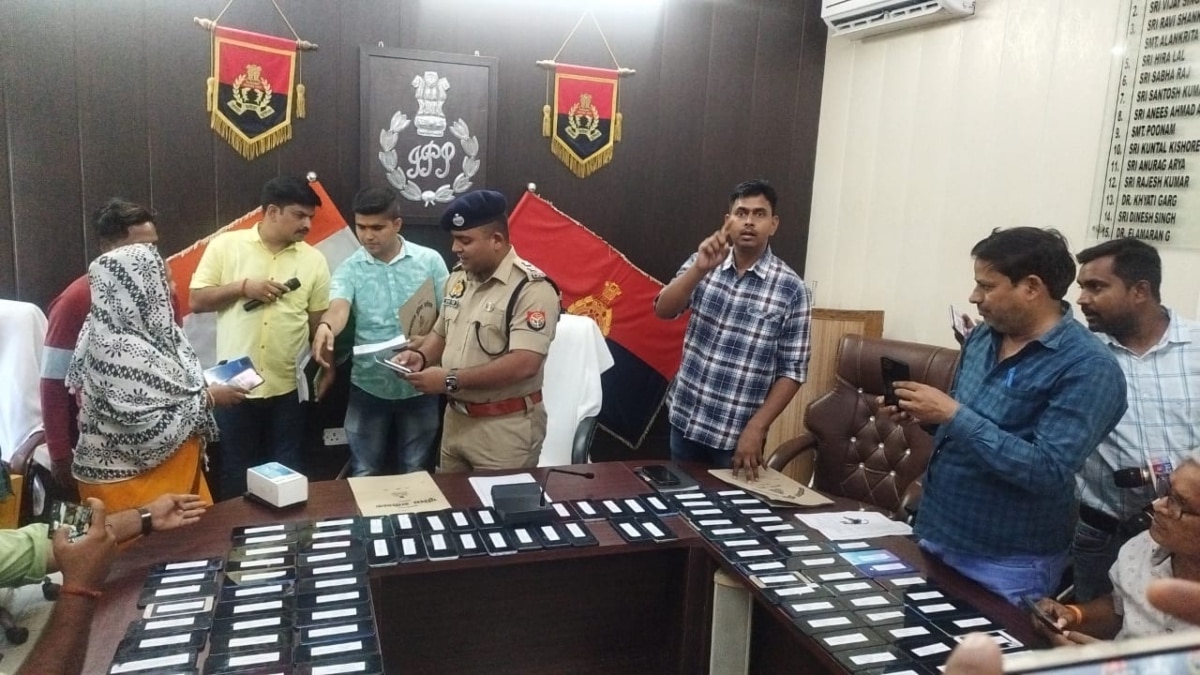 अमेठी पुलिस ने चोरी किए लाखों रुपये के 108 मोबाइल फोन किए बरामद, खिल उठे लोगों के चेहरे