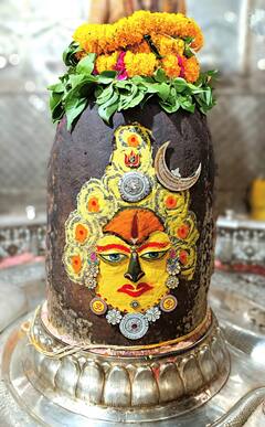 महाकालेश्वर मंदिर में दर्शन के नाम पर नहीं चलेगा मोल-भाव का खेल, कलेक्टर ने दिए ये आदेश