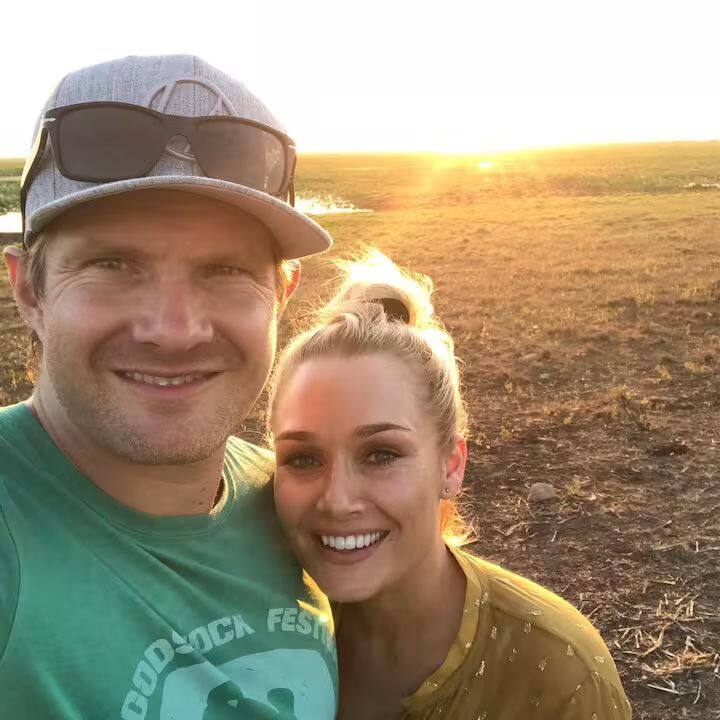 शेन वॉटसन- ऑस्ट्रिलिया संघाचे माजी अष्टपैलू खेळाडू शेन वॉटसनने देखील स्पोर्ट्स प्रेझेंटरसोबत लग्न केले. वॉटसनच्या पत्नीचं नाव फर्लांग आहे. फर्लांग ऑस्ट्रेलियातील प्रसिद्ध स्पोर्ट्स प्रेझेंटर आहे.