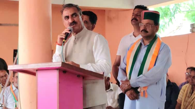 Dehra Assembly Bypoll CM Sukhvinder Singh Sukhu Election Rally for Congress Candidate ANN 'हिमाचल प्रदेश में नहीं खिलेगा बिका हुआ कमल', उपचुनाव को लेकर CM सुक्खू BJP पर निशाना