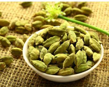 ਇਸ ਘੋਲ ਵਿਚ ਸਵਾਦ ਅਨੁਸਾਰ ਕਾਲਾ ਨਮਕ, ਨਿੰਬੂ ਦਾ ਰਸ ਅਤੇ ਚੀਨੀ ਪਾਓ।