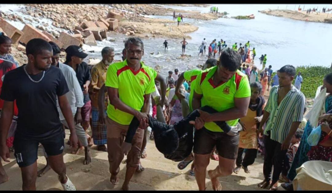 திருச்சியில் சோகம்.. கொள்ளிடம் ஆற்றில் குளிக்க சென்ற சிறுவன் சடலமாக மீட்பு