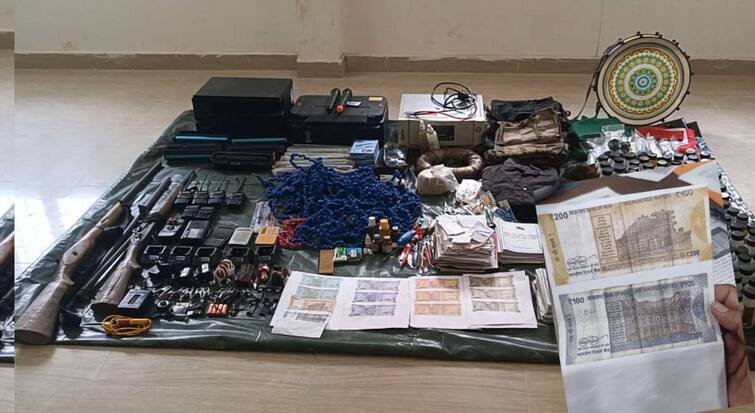 Chhattisgarh Naxal news A major revelation under the anti-Naxalite campaign Maoists were making fake notes In Korajguda forest of Sukma district maharashtra marathi news Chhattisgarh Naxal : नक्षलविरोधी अभियानांतर्गत मोठा खुलासा; माओवादी बनवत होते चक्क बनावट नोटा