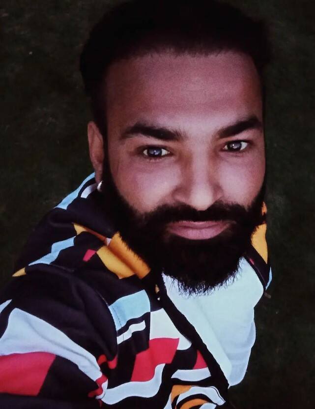 ਦੱਸ ਦੇਈਏ ਕਿ ਉਨ੍ਹਾਂ ਦਾ ਅੰਤਿਮ ਸੰਸਕਾਰ ਐਤਵਾਰ ਯਾਨੀ ਅੱਜ ਦੁਪਹਿਰ 12 ਵਜੇ ਪਿੰਡ ਚੂਹੜ ਮਾਜਰਾ ਦੇ ਸ਼ਮਸ਼ਾਨਘਾਟ ਨੇੜੇ ਸ੍ਰੀ ਚਮਕੌਰ ਸਾਹਿਬ (ਰੋਪੜ) ਵਿਖੇ ਕੀਤਾ ਜਾਵੇਗਾ। ਸਾਹਮਣੇ ਆਈਆਂ ਹੈਰਾਨ ਕਰਨ ਵਾਲੀਆਂ ਖਬਰਾਂ ਦੀ ਮੰਨੀਏ ਤਾਂ ਰਣਦੀਪ ਸਿੰਘ ਭੰਗੂ ਦੀ ਮੌਤ ਬਾਰੇ ਕਿਹਾ ਜਾ ਰਿਹਾ ਹੈ ਕਿ ਉਨ੍ਹਾਂ ਨੇ ਭੁਲੇਖੇ ਵਿੱਚ ਕੀਟਨਾਸ਼ਕ ਪੀ ਲਈ।