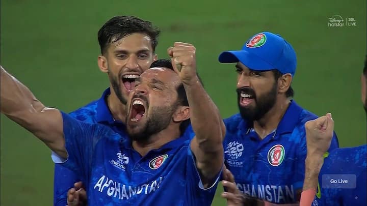 अफगाणिस्तान तिसऱ्या क्रमांकावर- ऑस्ट्रेलियाविरुद्धच्या सामन्यानंतर अफगाणिस्तानचा संघ तिसऱ्या क्रमांकावर आहे. अफगाणिस्तानने आतापर्यंत दोन सामने खेळले आहेत. यामध्ये एका सामन्यात पराभव, तर एका सामन्यात विजय मिळवला आहे. सध्या अफगाणिस्तानचे दोन गुण आहेत. परंतु नेट रनरेट खराब असल्याने उपांत्य फेरीत पोहचण्यासाठी बांगलादेशविरुद्धचा सामना अफगाणिस्तानला मोठ्या फरकाने जिंकावा लागेल. याव्यतिरिक्त भारताने ऑस्ट्रेलियाचा पराभव करावा, अशी प्रार्थनाही अफगाणिस्तानला करावी लागेल.