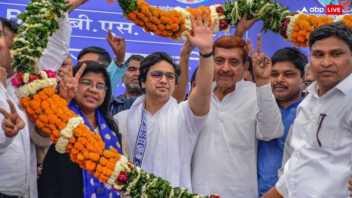 बसपा के प्रदेश प्रभारी डॉ लाल जी मेधंकर ने कहा कि आकाश आनंद को पूर्व मुख्यमंत्री मायावती ने काफी तैयार करके बताया कि आकाश बसपा को मजबूत करना चाहते हैं. साथ ही मूवमेंट को आगे तक ले जाना चाहते हैं. डॉ लाल जी मेधंकर ने कहा कि मायावती ने कार्यकर्ताओं की मांग को स्वीकार किया है.