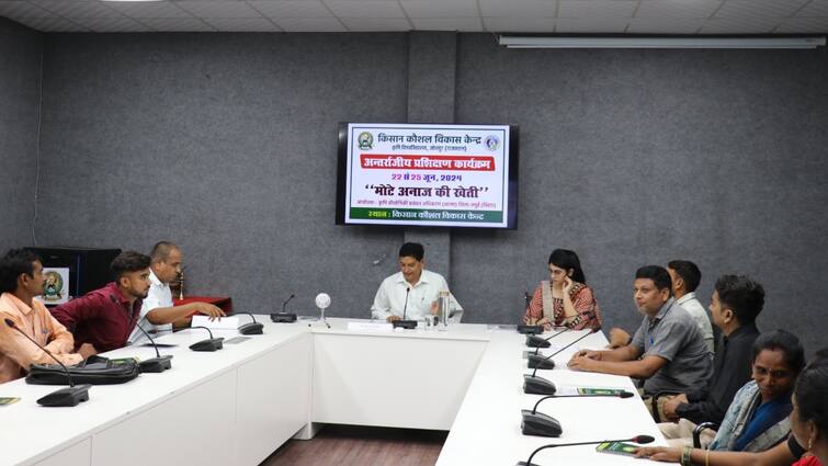 Jodhpur Agriculture University interstate farmers Training program on millets cultivation Rajasthan ANN जोधपुर एग्रीकल्चर यूनिवर्सिटी में मोटे अनाज की खेती पर ट्रेनिंग प्रोग्राम, अन्तर्राजीय किसानों ने लिया हिस्सा