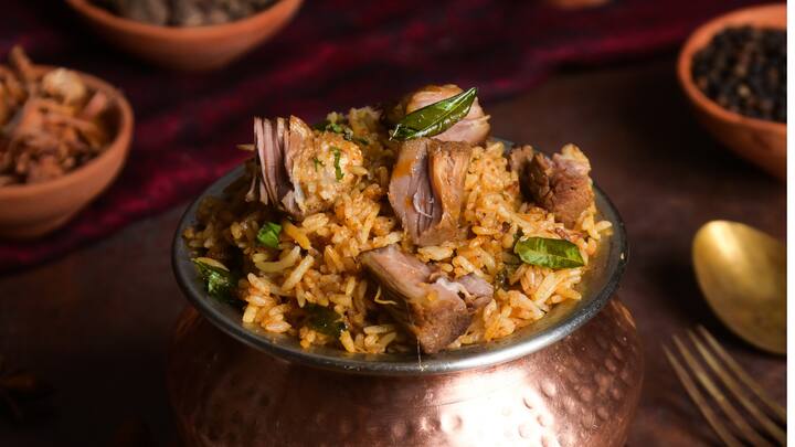 Dindugal Biryani originates from the Dindugal Thalapakatti region in Tamil Nadu. This biryani is made with boneless chunks of mutton and has a tangy flavour profile. (Image source: Special Arrangement)