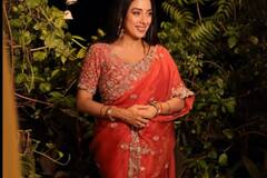 Fashion Tips: अनुपमा की ये खूबसूरत साड़ियां जीत लेंगी दिल, आप भी कर सकती हैं इन्हें ट्राई