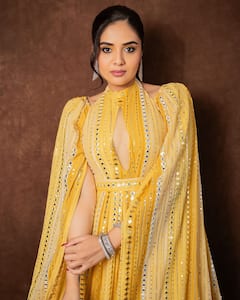 Sreemukhi: బుల్లితెర రాములమ్మ మెస్మరైజ్ లుక్- శ్రీముఖి లేటెస్ట్ ఫోటోలు చూశారా?