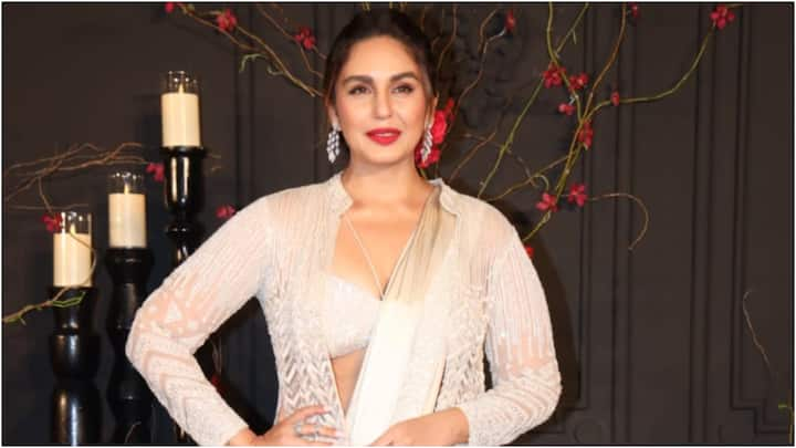 Huma Qureshi At Sonakshi Sinha Wedding: సోనాక్షి సిన్హా బాలీవుడ్ ఇండస్ట్రీలో క్లోజ్ ఫ్రెండ్స్‌లో అందాల భామ హ్యూమా ఖురేషి ఒకరు. స్నేహితురాలి పెళ్లిలో ఆమె ఇలా సందడి చేశారు. ఆ ఫోటోలు చూడండి.