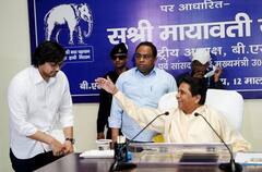 मायावती ने भतीजे आकाश आनंद के सिर पर रखा हाथ...दिया आशीर्वाद, सामने आईं खास तस्वीरें