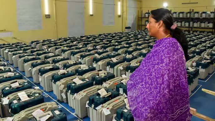 પંચના જણાવ્યા અનુસાર છ રાજ્યોની આઠ સંસદીય બેઠકો માટે ઈવીએમ વેરિફિકેશનની માંગણી કરવામાં આવી છે. તેમાં કહેવામાં આવ્યું છે કે મતદાન મથકોની કુલ સંખ્યા 92 છે જેના માટે ચકાસણીની માંગ કરવામાં આવી છે. ચૂંટણી પંચ દ્વારા 1 જૂનના રોજ જાહેર કરવામાં આવેલી સ્ટાન્ડર્ડ ઓપરેટિંગ પ્રક્રિયા અનુસાર, બીજા કે ત્રીજા નંબરે આવનાર ઉમેદવારોએ EVM સેટ માટે 47,200 રૂપિયા ચૂકવવા પડશે.