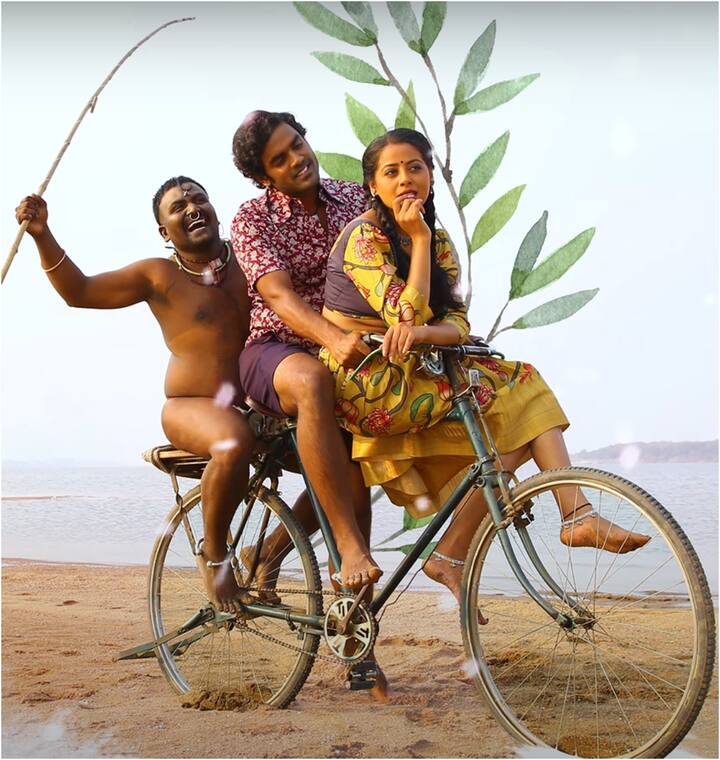 'ప్రణయ గోదావరి' నిర్మాత పారమళ్ళ లింగయ్య మాట్లాడుతూ... ''ప్రస్తుతం పోస్ట్ ప్రొడక్షన్ పనులు శరవేగంగా జరుగుతున్నాయి. 'కలలో కలలో...' పాట ఇద్దరు ప్రేమికుల నేపథ్యంలో తెరకెక్కించాం. గోదావరి అందాలు, సహజమైన లొకేషన్లలో పాటను తెరకెక్కించాం'' అని చెప్పారు.