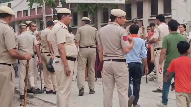 Delhi Govans head found in Sangam Vihar hindu organisations protest ANN Delhi: कहां से आया गोवंश का कटा सिर? पुलिस पता लगाने में नाकाम, हिंदूवादी संगठनों ने किया हंगामा