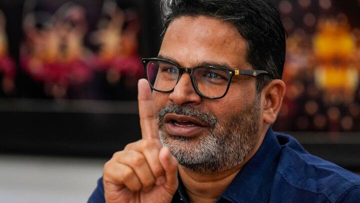 न्यूज तक की रिपोर्ट के मुताबिक प्रशांत किशोर ने कहा कि आज आप परेशान होंगे, लेकिन अपने बच्चों को जरूर पढ़ाइए. पढ़ाई से ही बच्चे का जीवन सुधरेगा. कोई नेता आपको पढ़ाई के लिए नहीं बताएगा. यदि आप गरीब हैं और आपके चार बच्चे हैं तो एक ही बच्चे को पढ़ाइए, लेकिन जरूर पढ़ाइए. यदि एक बच्चा पढ़ लिख कर आगे निकल गया तो पूरे परिवार को गरीबी से निकल सकता है. प्रशांत किशोर ने कहा कि यदि आप बच्चों को नहीं पढ़ाएंगे तो जीवन भर खिचड़ी खाना पड़ेगा और मजदूरी करना पड़ेगा.